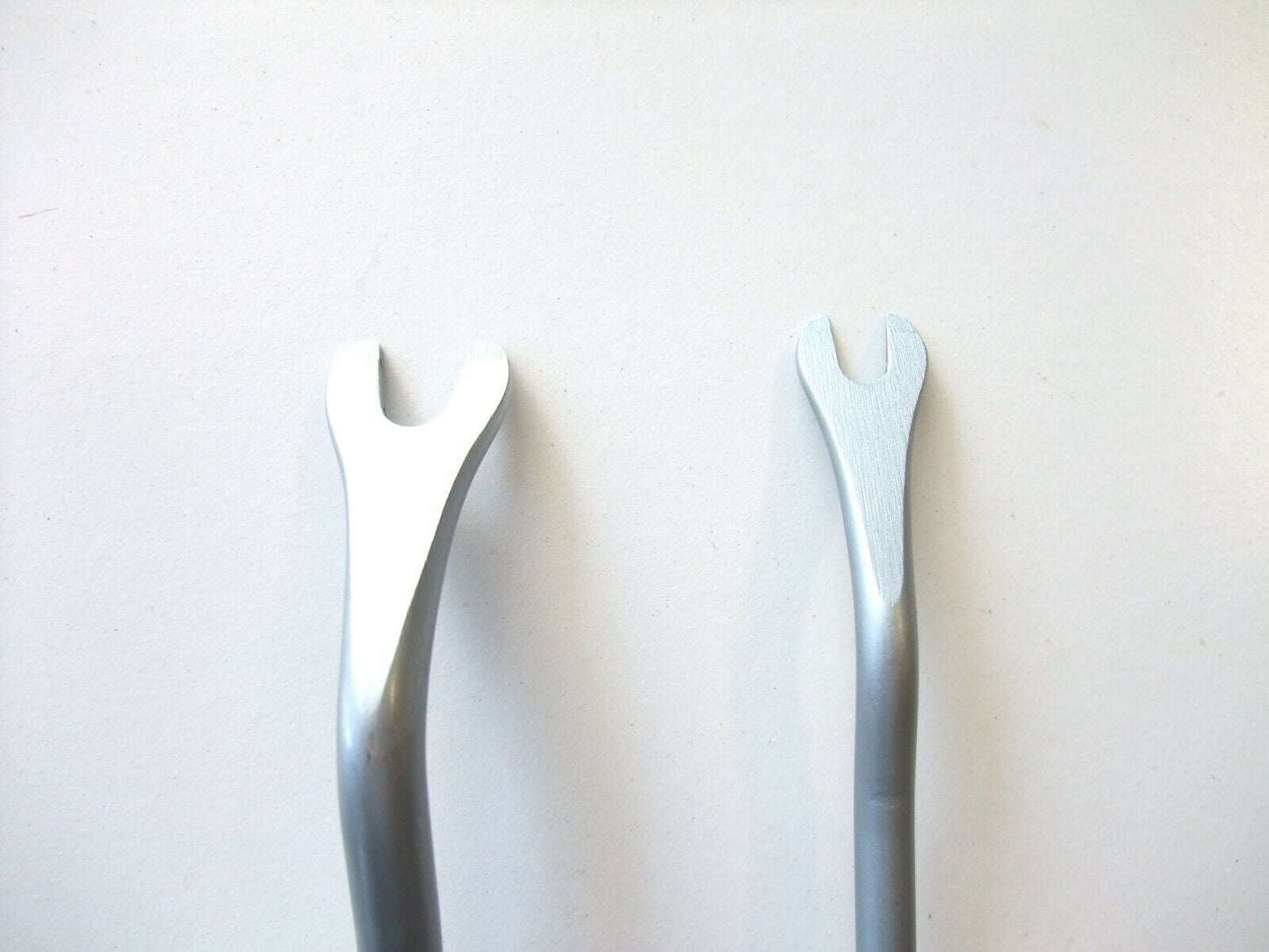 2pcs Car Trim Clip Remover Set, Door Panel Removal , Rubber Grip , Taiwan Made
